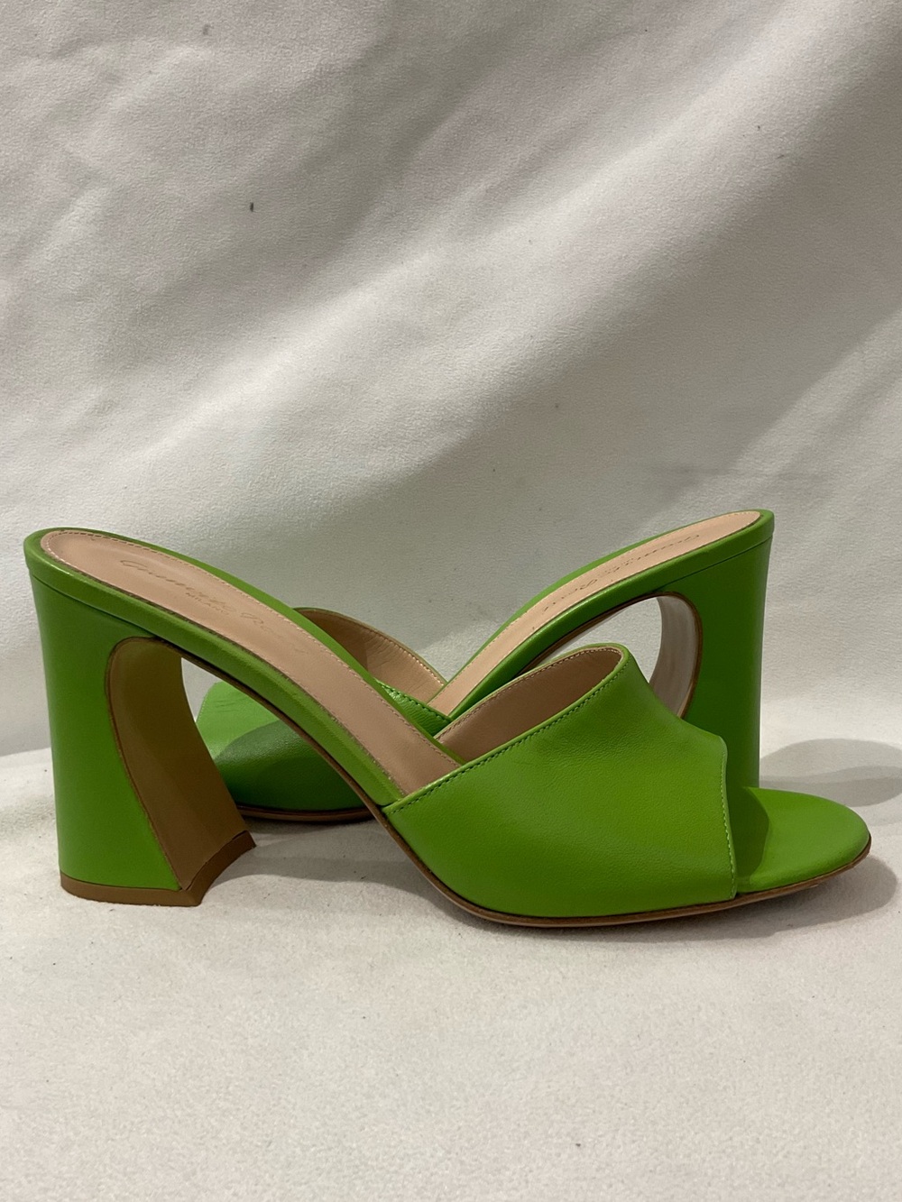 Gianvitto Rossi Mules